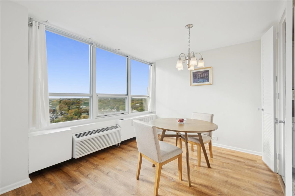 4800 S CHICAGO BEACH Drive 1407S