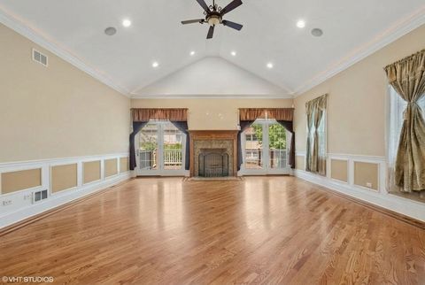 Tiny photo for 4858 W Chase Avenue, Lincolnwood, IL 60712 (MLS # 12556588)