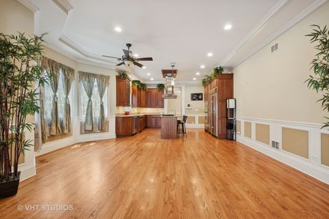 Tiny photo for 4858 W Chase Avenue, Lincolnwood, IL 60712 (MLS # 12556588)