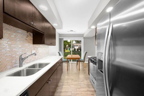 Tiny photo for 322 Fairchild Court #B, Bloomingdale, IL 60108 (MLS # 12671319)