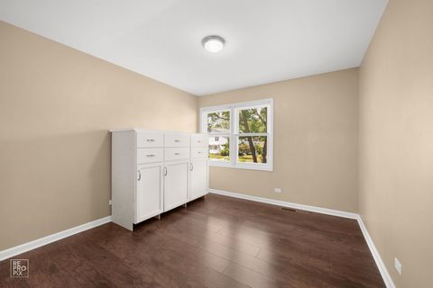 Tiny photo for 322 Fairchild Court #B, Bloomingdale, IL 60108 (MLS # 12671319)