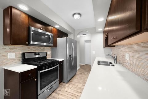 Tiny photo for 322 Fairchild Court #B, Bloomingdale, IL 60108 (MLS # 12671319)