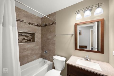 Tiny photo for 322 Fairchild Court #B, Bloomingdale, IL 60108 (MLS # 12671319)