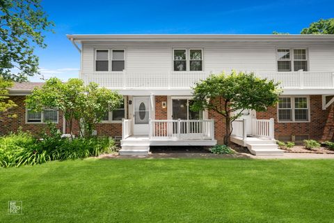 Tiny photo for 322 Fairchild Court #B, Bloomingdale, IL 60108 (MLS # 12671319)