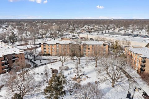 Tiny photo for Arlington Heights, IL 60005 (MLS # 12504597)