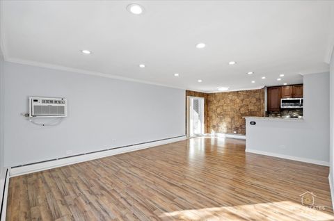 Tiny photo for Arlington Heights, IL 60005 (MLS # 12504597)