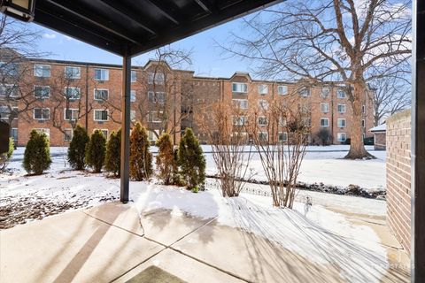 Tiny photo for Arlington Heights, IL 60005 (MLS # 12504597)