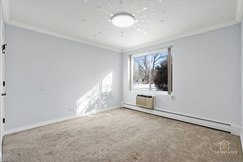 Tiny photo for Arlington Heights, IL 60005 (MLS # 12504597)