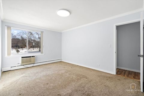 Tiny photo for Arlington Heights, IL 60005 (MLS # 12504597)
