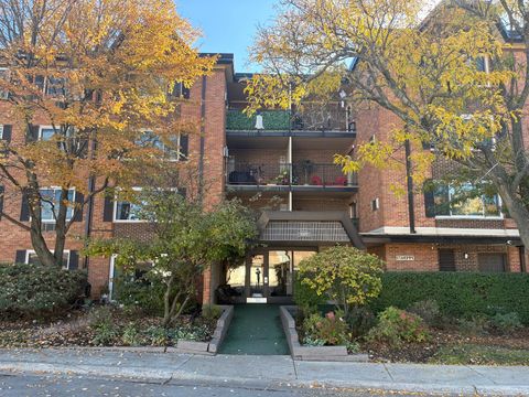 Photo of Arlington Heights, IL 60005 (MLS # 12504597)