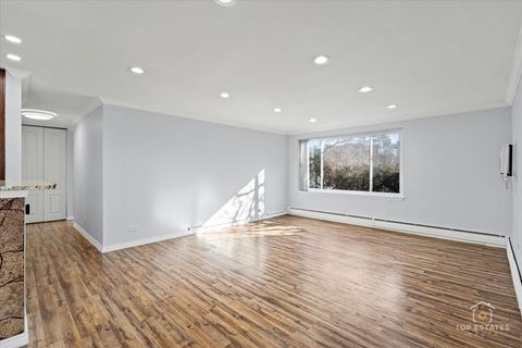 Tiny photo for Arlington Heights, IL 60005 (MLS # 12504597)