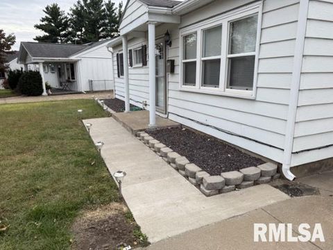 Tiny photo for 1726 W Granview Drive, Quincy, IL 62301 (MLS # QC4268780)