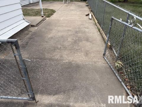 Tiny photo for 1726 W Granview Drive, Quincy, IL 62301 (MLS # QC4268780)