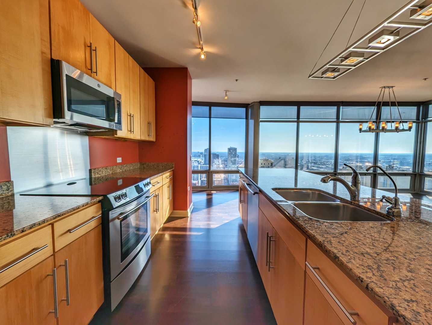 100 E 14th Street 3206