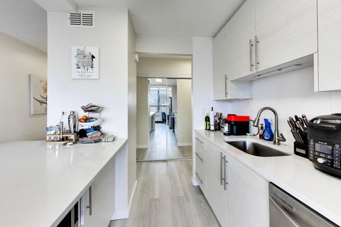 Tiny photo for 1455 N Sandburg Terrace #2306B, Chicago, IL 60610 (MLS # 12753898)