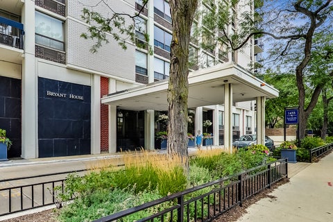 Tiny photo for 1455 N Sandburg Terrace #2306B, Chicago, IL 60610 (MLS # 12753898)