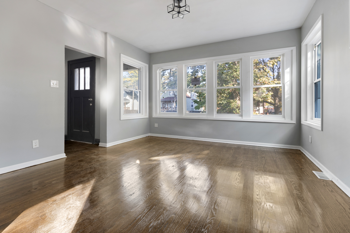 6954 S Paulina Street