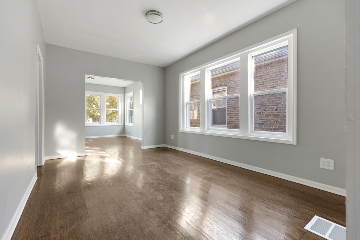 6954 S Paulina Street