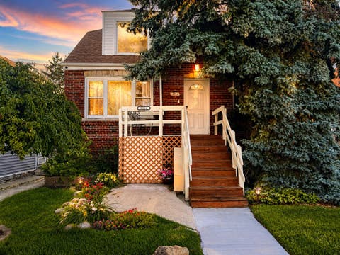 Photo of 3254 N NAGLE Avenue, Chicago, IL 60634 (MLS # 12697380)