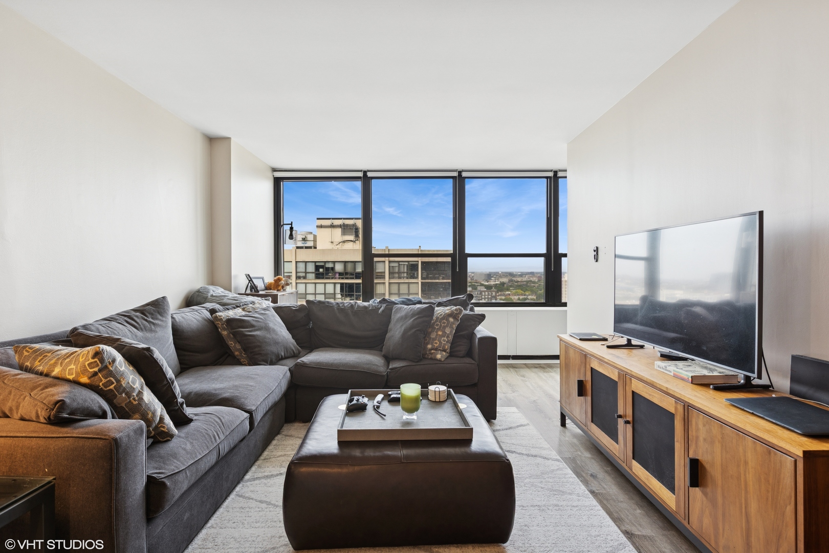1560 N Sandburg Terrace 2105