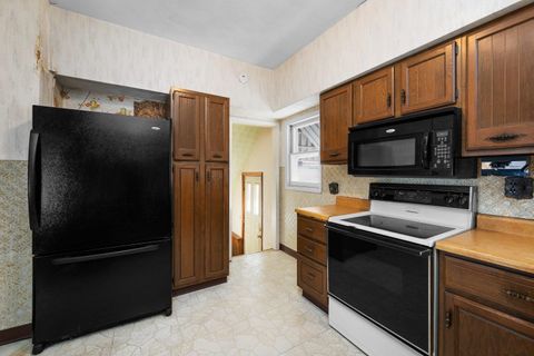 Tiny photo for 5108 6TH Avenue, Moline, IL 61265 (MLS # 100000265)