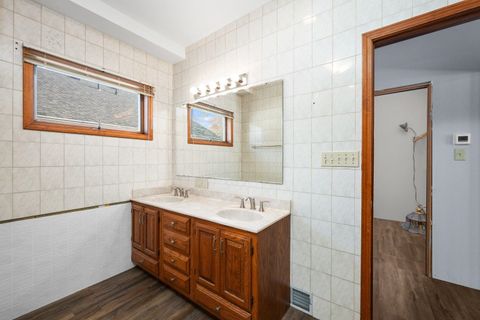 Tiny photo for 5108 6TH Avenue, Moline, IL 61265 (MLS # 100000265)