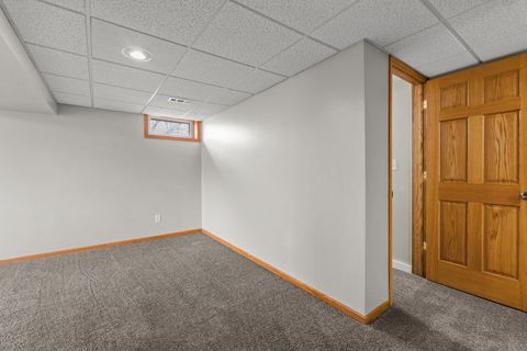 Tiny photo for 5002 Fairhaven Road, Davenport, IA 52807 (MLS # 12599060)