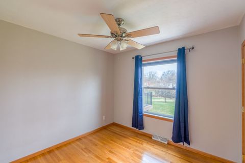 Tiny photo for 5002 Fairhaven Road, Davenport, IA 52807 (MLS # 12599060)