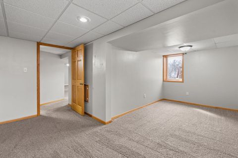 Tiny photo for 5002 Fairhaven Road, Davenport, IA 52807 (MLS # 12599060)