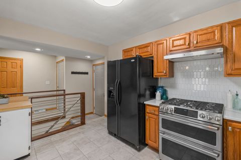 Tiny photo for 5002 Fairhaven Road, Davenport, IA 52807 (MLS # 12599060)