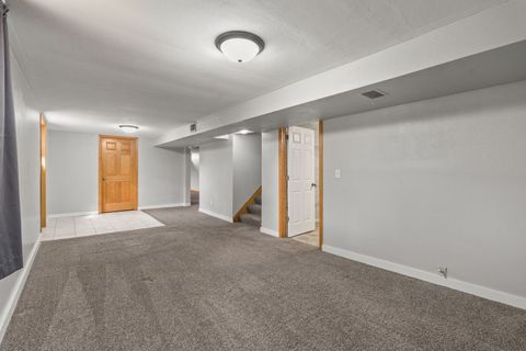 Tiny photo for 5002 Fairhaven Road, Davenport, IA 52807 (MLS # 12599060)