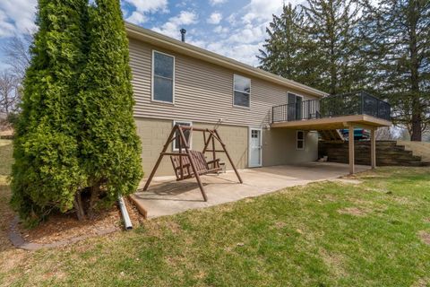 Tiny photo for 5002 Fairhaven Road, Davenport, IA 52807 (MLS # 12599060)