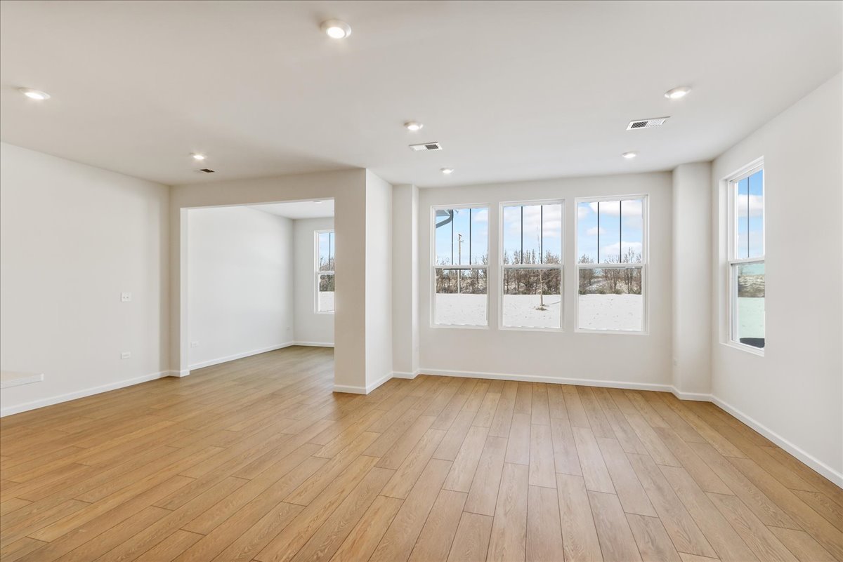 636 Switchgrass Way 60004