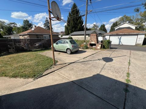 Tiny photo for 2060 Broadway Street, Blue Island, IL 60406 (MLS # 12500211)