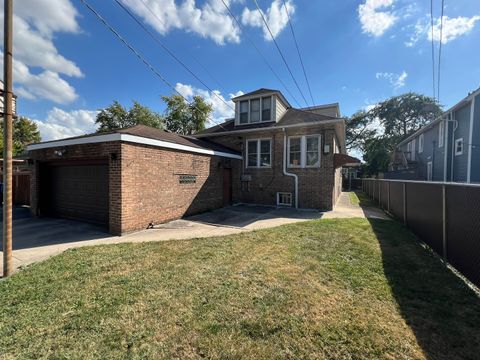 Tiny photo for 2060 Broadway Street, Blue Island, IL 60406 (MLS # 12500211)
