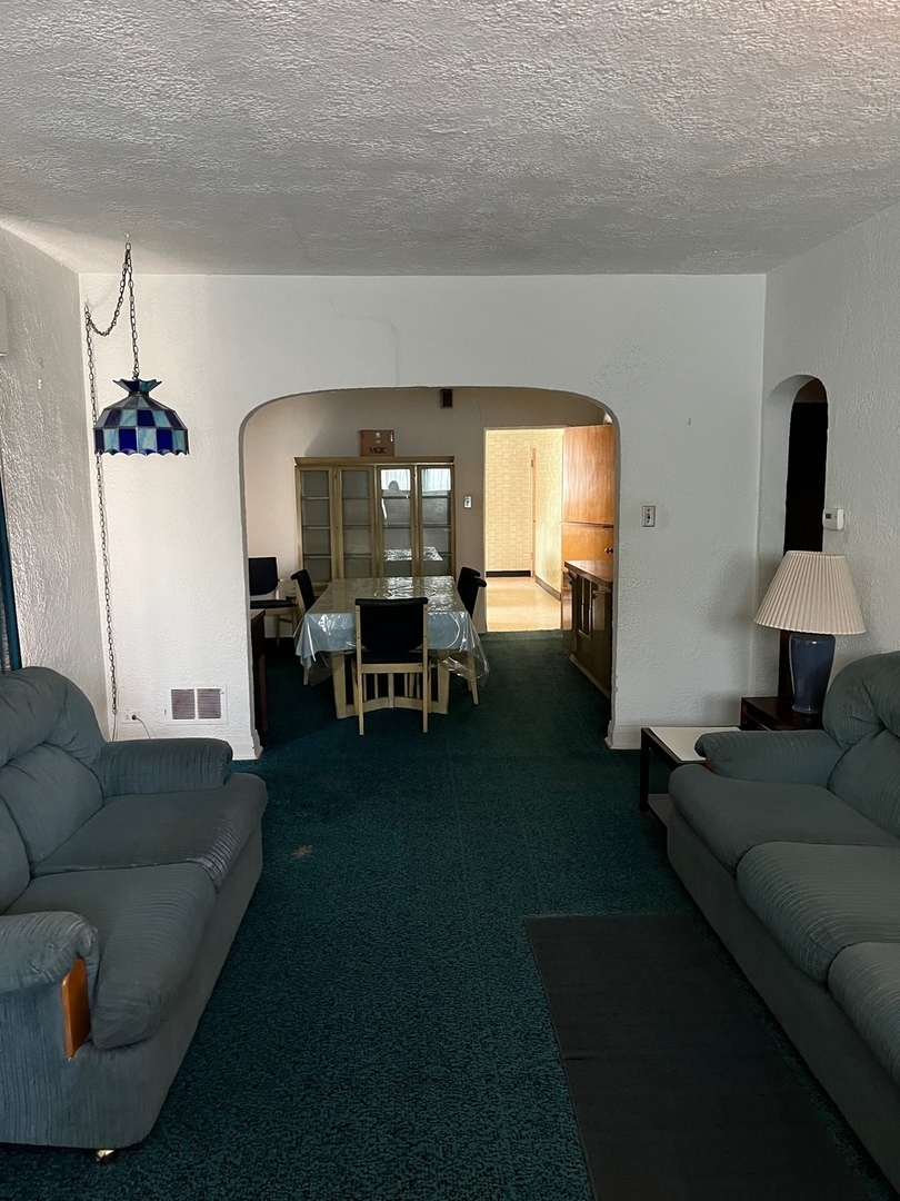 2060 Broadway Street