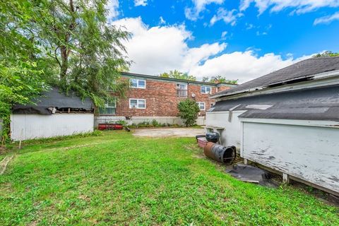 Tiny photo for 426 N Grove Avenue, Elgin, IL 60120 (MLS # 12465361)