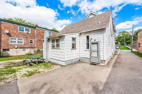 Tiny photo for 426 N Grove Avenue, Elgin, IL 60120 (MLS # 12465361)