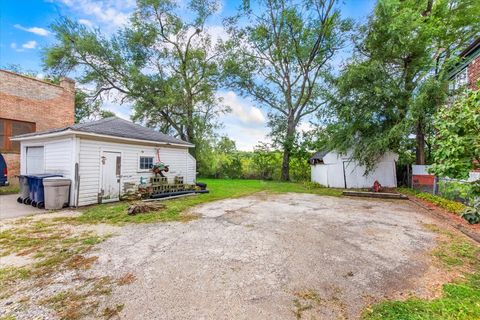 Tiny photo for 426 N Grove Avenue, Elgin, IL 60120 (MLS # 12465361)