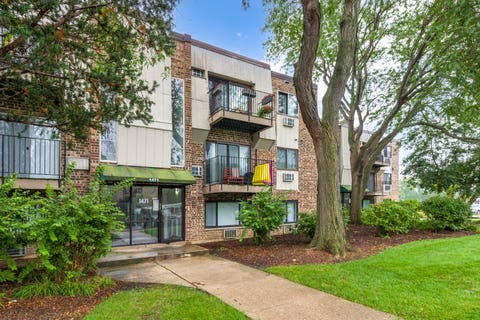 Photo of 1471 N Winslowe Drive #101, Palatine, IL 60074 (MLS # 12737082)