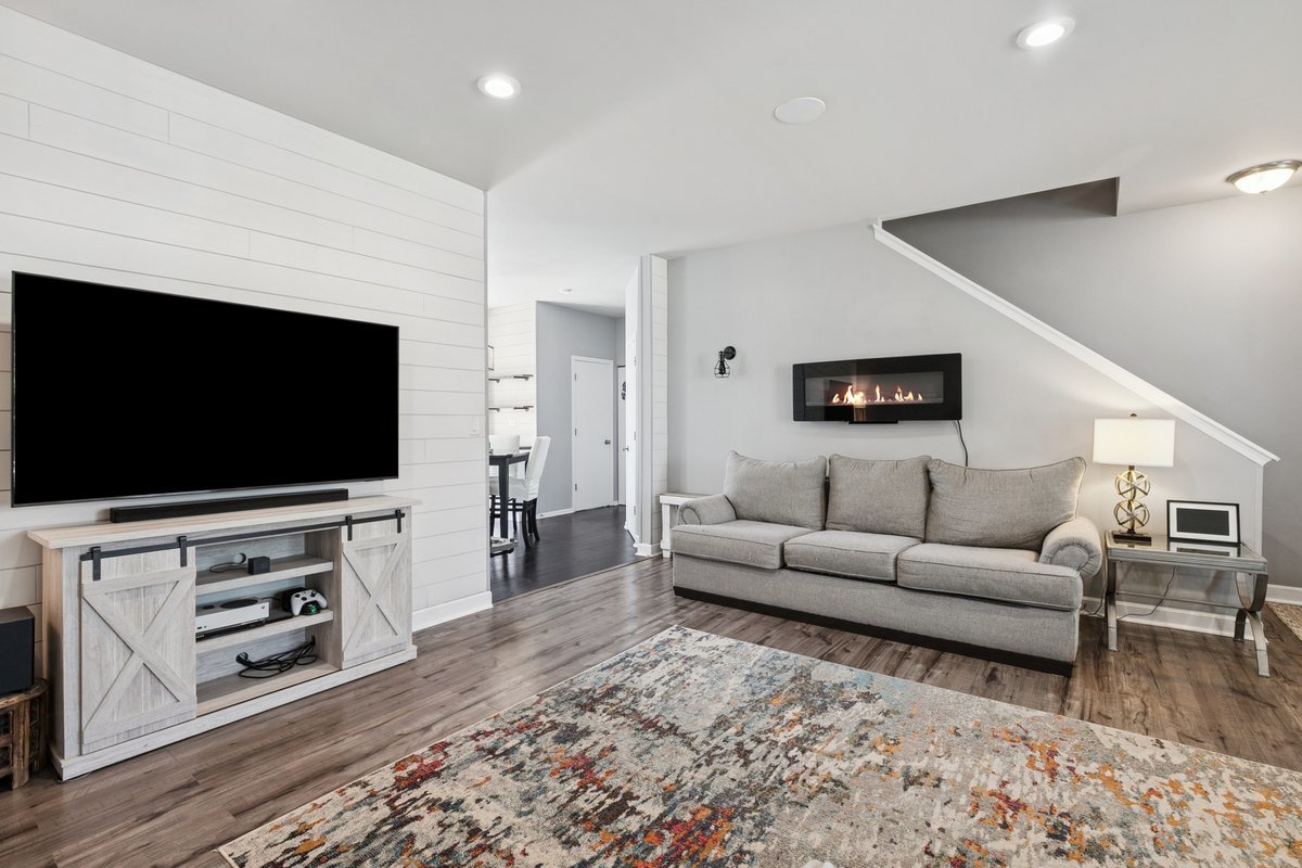 879 Sioux Drive