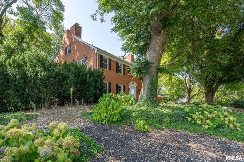 Tiny photo for 1 OAK PARK Drive, Bettendorf, IA 52722 (MLS # QC4267431)