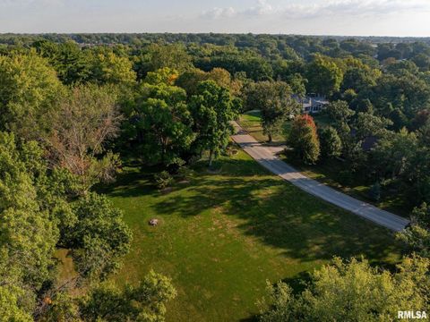 Tiny photo for 1 OAK PARK Drive, Bettendorf, IA 52722 (MLS # QC4267431)