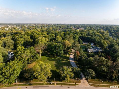 Tiny photo for 1 OAK PARK Drive, Bettendorf, IA 52722 (MLS # QC4267431)