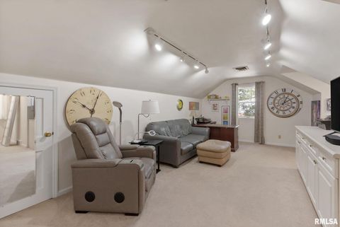 Tiny photo for 1 OAK PARK Drive, Bettendorf, IA 52722 (MLS # QC4267431)