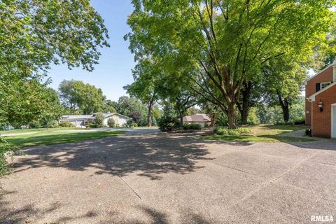 Tiny photo for 1 OAK PARK Drive, Bettendorf, IA 52722 (MLS # QC4267431)