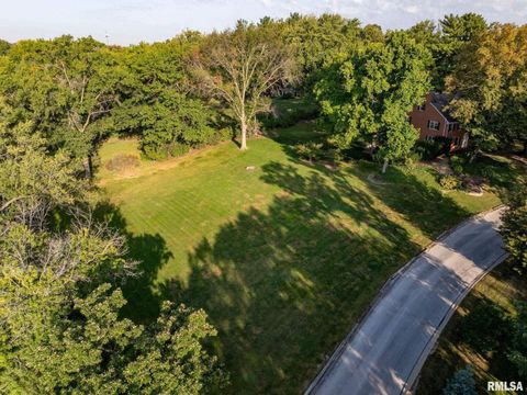 Tiny photo for 1 OAK PARK Drive, Bettendorf, IA 52722 (MLS # QC4267431)