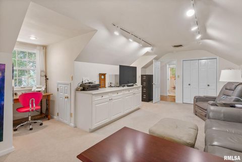 Tiny photo for 1 OAK PARK Drive, Bettendorf, IA 52722 (MLS # QC4267431)