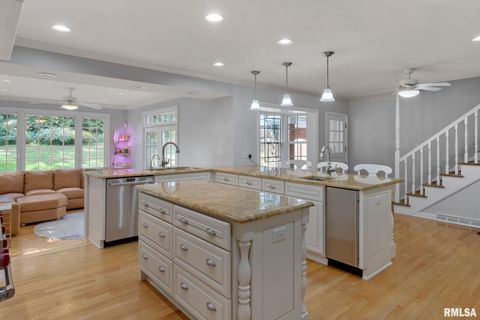 Tiny photo for 1 OAK PARK Drive, Bettendorf, IA 52722 (MLS # QC4267431)