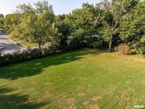 Tiny photo for 1 OAK PARK Drive, Bettendorf, IA 52722 (MLS # QC4267431)